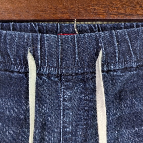 Guess women's distressed jeans shorts size xs - Picture 3 of 6